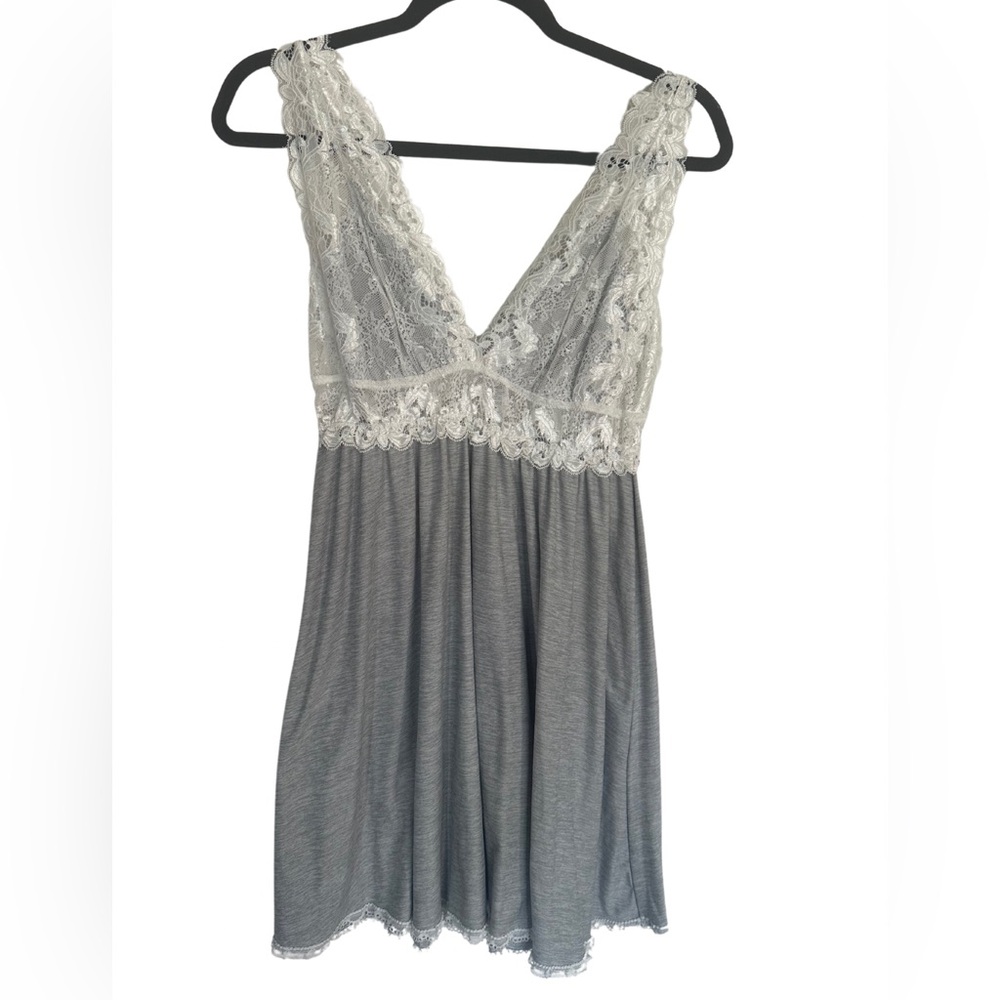 Lunaire Women’s Gray & White Lace Babydoll Night Gown,‎ Size L – EUC